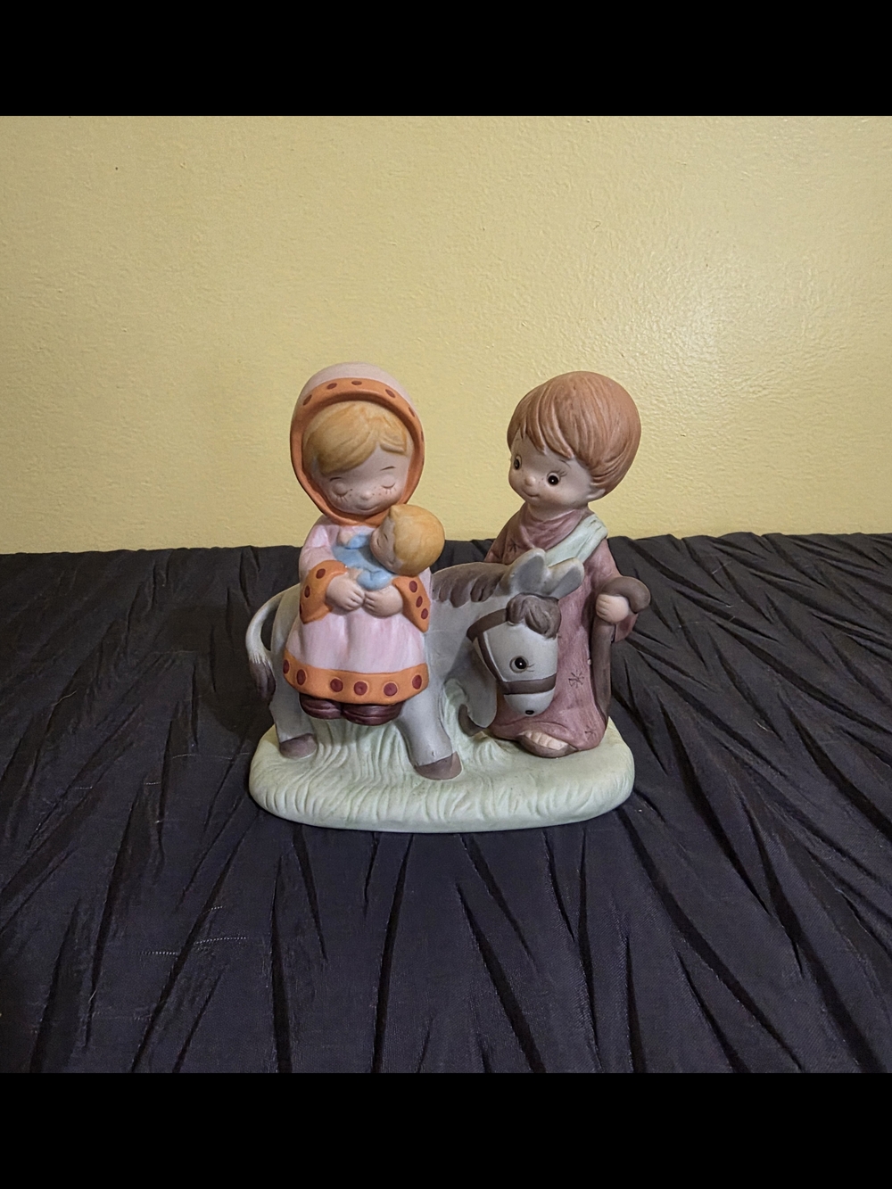 Homco Pastel Pink and Tan Ceramic Nativity Figurine Pair